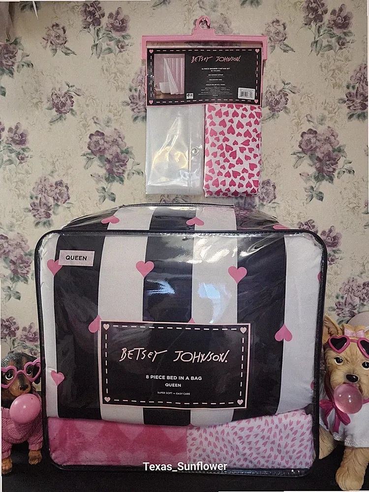 Betsey Johnson Black & Pink Hearts 8 P Comforter Set W/ Matching Shower Curtain