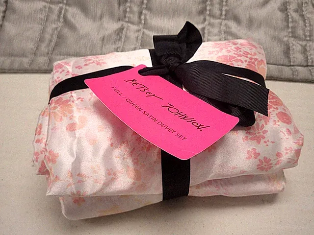 Betsey Johnson Butterfly Garden Full/ Queen Duvet Cover Set Pink