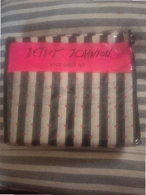 Betsey Johnson King Size Sheets Wonderland