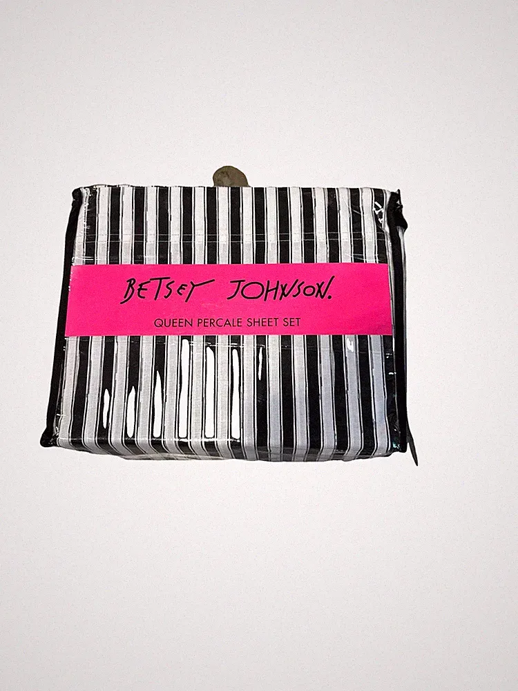 Betsey Johnson Printed Sheet Set with Pillowcases
