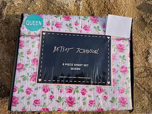 Betsey Johnson Queen Sheet Set Floral Pink White Green OEKO-TEX Polyester