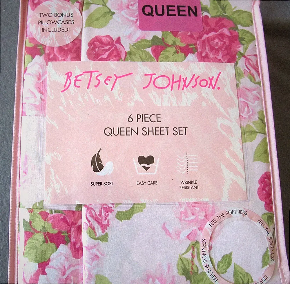 Betsey Johnson Queen Sheet Set Rose Floral Bouquet Romantic Pink Soft Easy Care