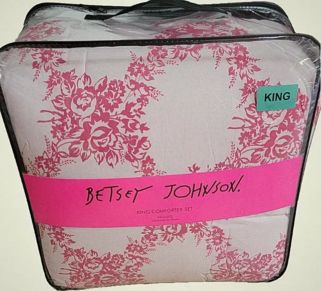 Betsey Johnson Roses 2 Shams Dress Comforter Set KING