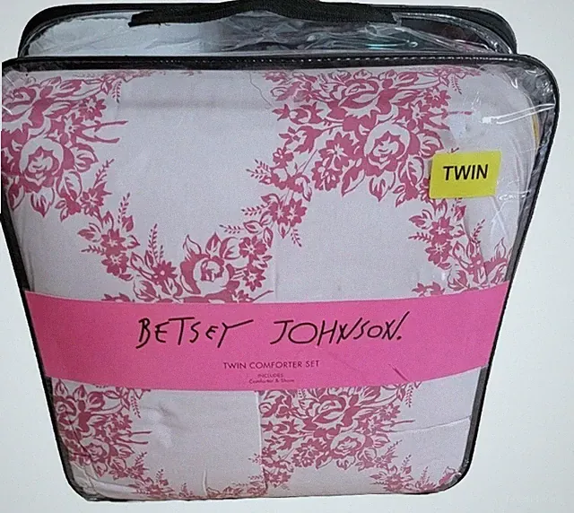 Betsey Johnson Roses 2 Shams Dress Comforter TWIN Set