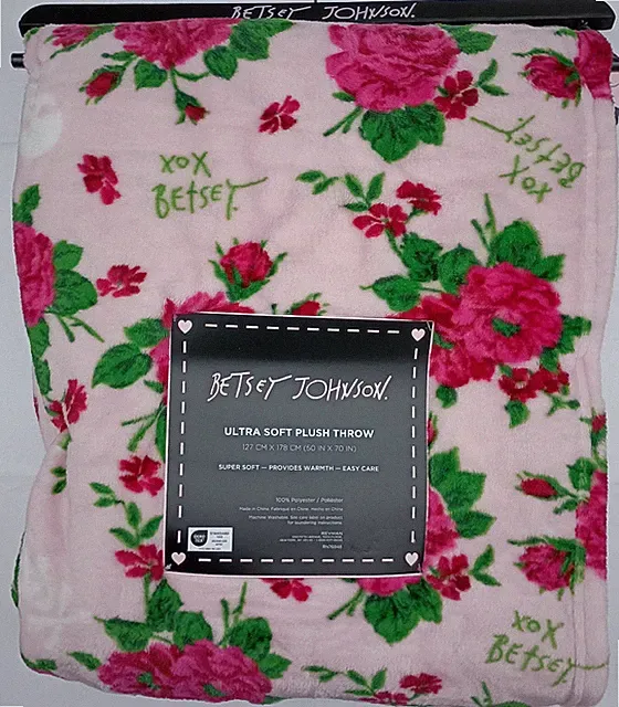 Betsey Johnson Ultra Soft Plush Throw Blanket 50 x 70 Pink