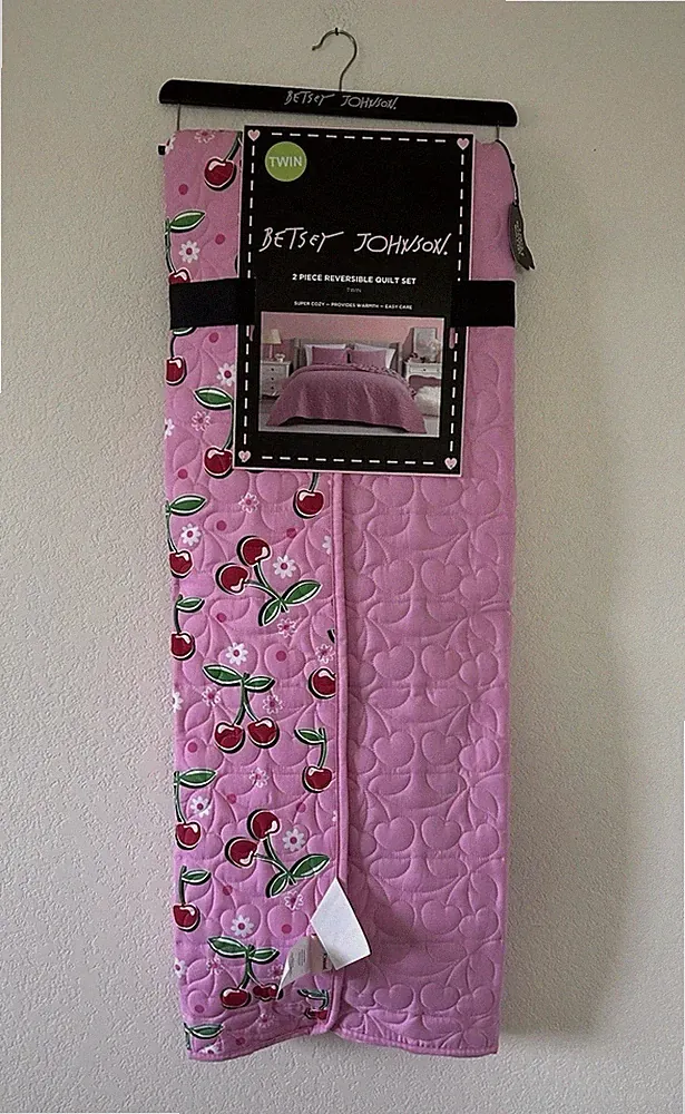 New! 2 Piece Set Betsey Johnson Reversible Pink Twin Quilt Cherries 🍒