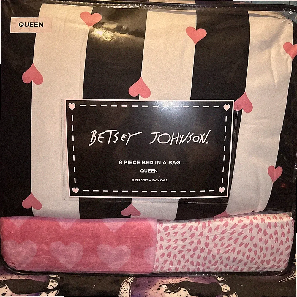 New Cute Betsey Johnson 8 Piece Bed In A Bag Queen