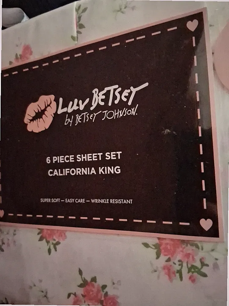 New In Package LOVE BETSEY FLORAL CHABBY CHIC 6PC SHEET SET BY BETSEY JOHNSON