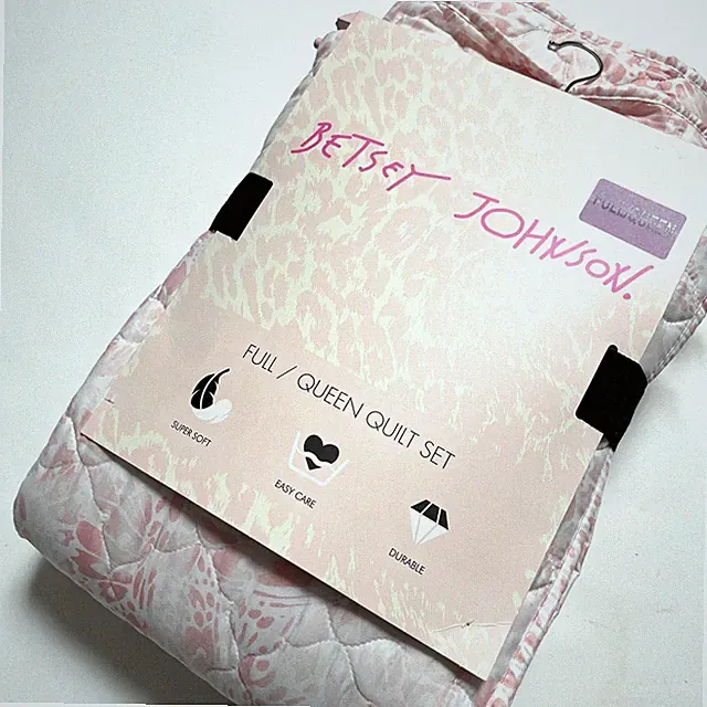 NWT BETSEY JOHNSON 3pc Full / Queen Quilt Set + Shams Floral Pink 88x88 Soft